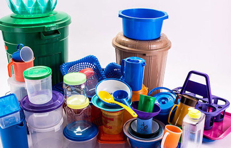 পলিপ্রোপিলিন এক ধরনের প্লাস্টিক। এই ধরনের প্লাস্টিক দিয়েই বাচ্চাদের খেলনা থেকে শুরু করে প্লাস্টিকের টিফিন বক্স তৈরি করা হয়।