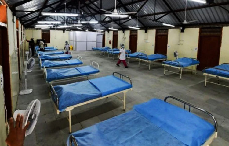 গ্রামের বাসিন্দাদের পরিত্যক্ত বাড়িগুলোকে কোয়ারেন্টাইন সেন্টার হিসাবে কাজা লাগাচ্ছে পাউরি জেলা প্রশাসন। এই বাড়িগুলোর পাশাপাশি গ্রামগুলোর পঞ্চায়েত ভবন বা স্কুলগুলোকেও কোয়ারেন্টাইন সেন্টার বানানো হয়েছে।