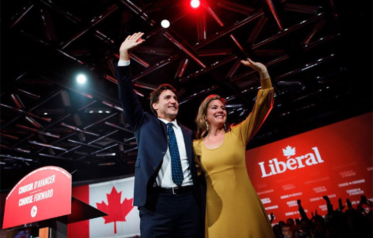 নোভেল করোনায় আক্রান্ত কানাডার প্রধানমন্ত্রীর স্ত্রী। ফ্লুয়ের মতো উপসর্গ থাকায়, সস্ত্রীক স্বেচ্ছাবন্দি থাকার সিদ্ধান্ত নেন প্রধানমন্ত্রী জাস্টিন ট্রুডো ও তার স্ত্রী সোফি গ্রেগরি-ট্রুডো। পরীক্ষায় ধরা পড়ে চিনা ভাইরাসে আক্রান্ত কানাডার প্রধানমন্ত্রীর স্ত্রী।