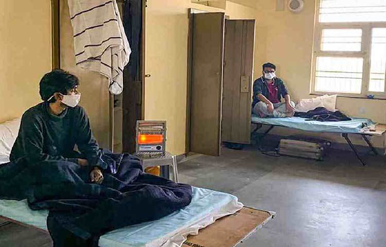 প্রথম ও সবচেয়ে বড় সমস্যা হলো কতজনকে কোয়ারেন্টাইন এবং কতজনকে বাড়িতে থাকতে বলা হবে। নিজে থেকেই মানুষকে স্ক্রিনিংয়ের জন্য এগিয়ে আসতে হবে। যদিও এতে দেশের মেডিক্যাল সিস্টেমে বড় চাপ পড়বে। এমনকী বেশিরভাগ মানুষই জানেন না কোথায় গিয়ে স্ক্রিনিং করাতে হবে।