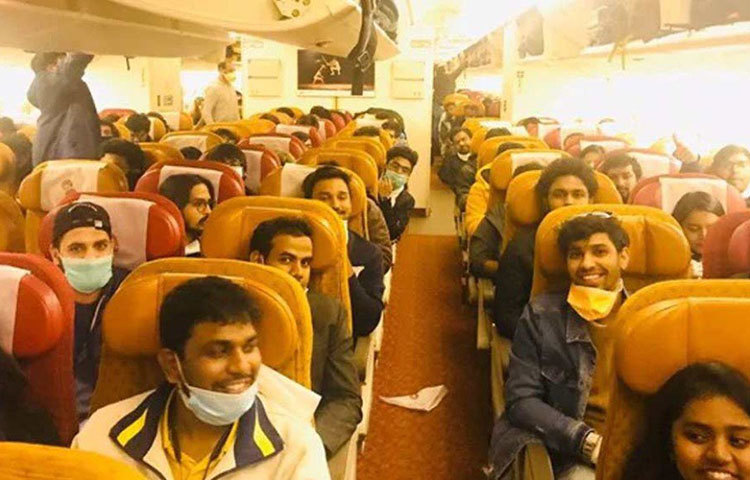 রেসকিউ মিশনে যাদের নিয়ে তারা ইতালি থেকে ২২ মার্চ ভারতের মাটি স্পর্শ করেন, তাদের মধ্যে বেশির ভাগই ছিলেন ছাত্রছাত্রী। তবে শুধু রোম নয়। করোনা সংক্রমণের কেন্দ্র চীনের উহানসহ বিশ্বের বিভিন্ন শহরে আটকে থাকা ভারতীয়দের উদ্ধার করেছে এয়ার ইন্ডিয়া।