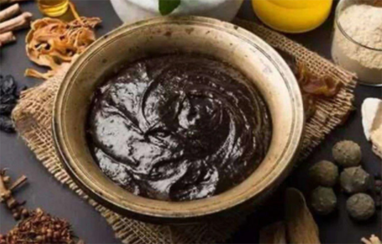 প্রতিদিন সকালে খেতে পারেন আয়ুর্বেদ চবনপ্রাশ। ডায়াবেটিস থাকলে সুগার ফ্রি চবনপ্রাশ খান। ছবি: সংগৃহীত