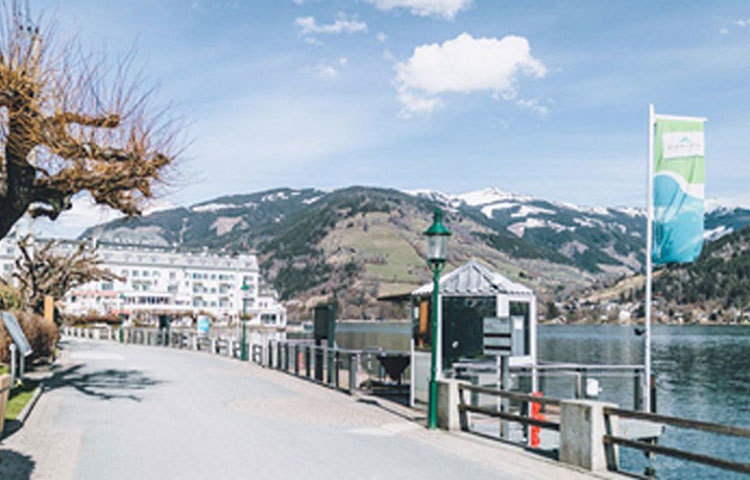 আর এখন বিশ্বব্যাপী যে ভাবে তাণ্ডব চালাতে শুরু করেছে করোনাভাইরাস, তাতে পর্যটন শিল্প নিয়েও উদ্বিগ্ন মেয়র মাইকেল গ্রুবের।