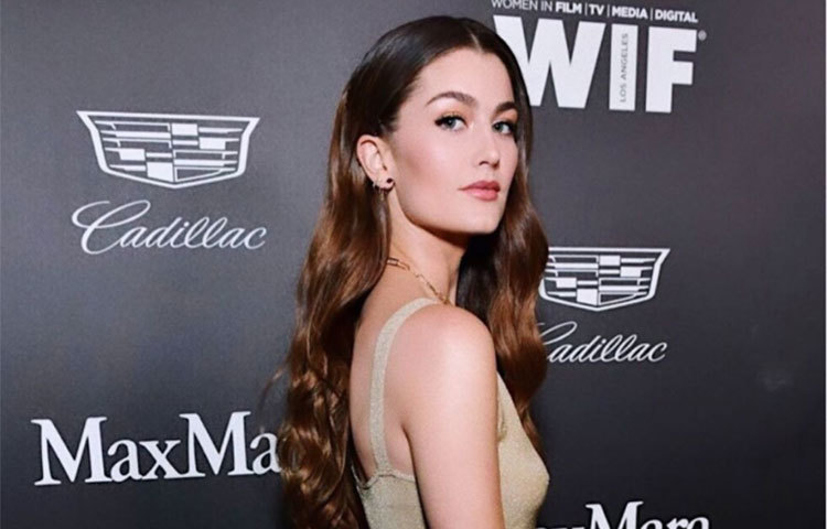 করোনা পজিটিভ অ্যাচেল ম্যাথিউজও। ‘ফ্রোজেন-২’ ছবিতে কণ্ঠশিল্পী ছিলেন তিনি। নিজেই ইনস্টাগ্রামে অসুস্থতার কথা জানান তিনি।