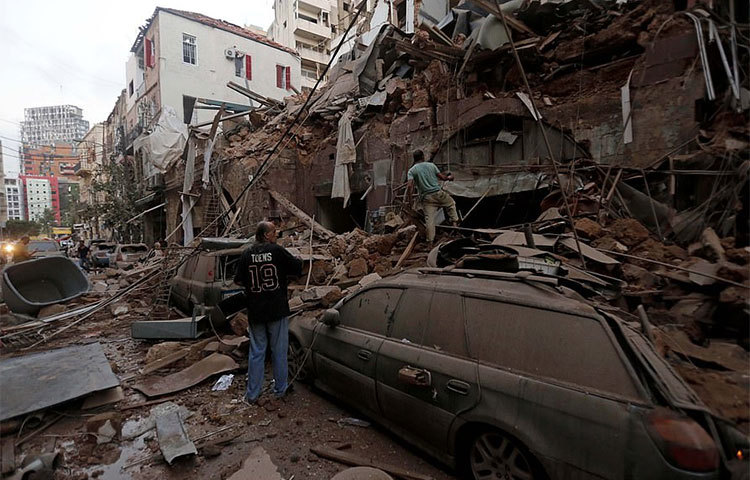বার্তা সংস্থা রয়টার্সের প্রতিবেদন অনুযায়ী আন্তর্জাতিক দাতব্য সংস্থা রেডক্রসের লেবানিজ শাখার প্রধান জর্জ স্থানীয় সংবাদমাধ্যমকে বলেন, ‘আমরা ভয়াবহ এই বিপর্যয় প্রত্যক্ষ করছি।