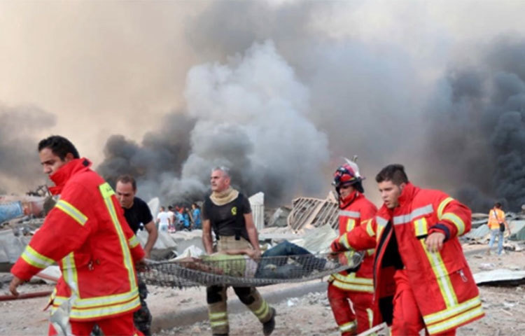 বিস্ফোরণ অনুভূত হয়েছে দেড়শো কিলোমিটার দূর পর্যন্ত। বহু প্রাণহানির শঙ্কা করা হচ্ছে। শহরজুড়ে ভবনগুলোর জানালা ও বাড়ির ছাউনি ভেঙে পড়ে।