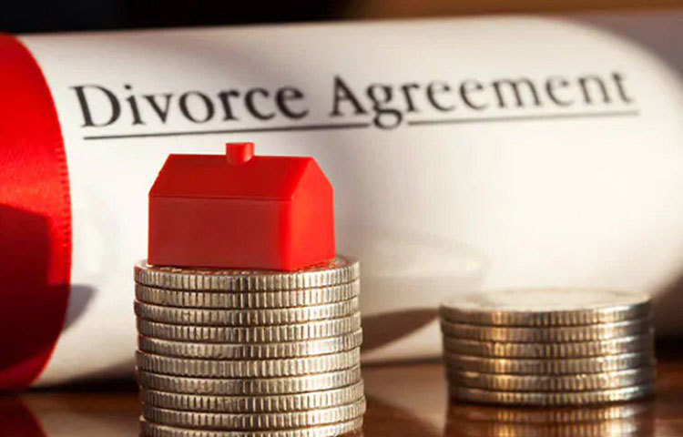 চীনের অর্থনৈতিক উত্থানের সাম্প্রতিক ইতিহাসে মহার্ঘ বিচ্ছেদের নজির বিরল নয়।