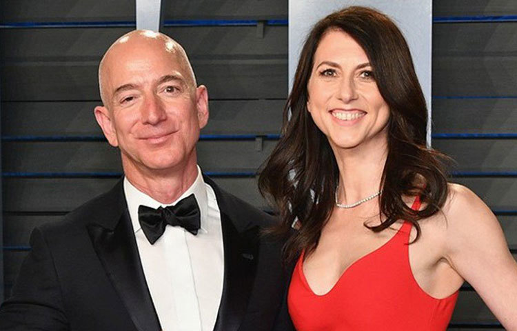 তবে এখনও অবধি বিশ্বে বিবাহবিচ্ছেদের ইতিহাসে মহার্ঘতম হল জেফ ও ম্যাকেঞ্জি বেজোসের বিচ্ছেদ।
