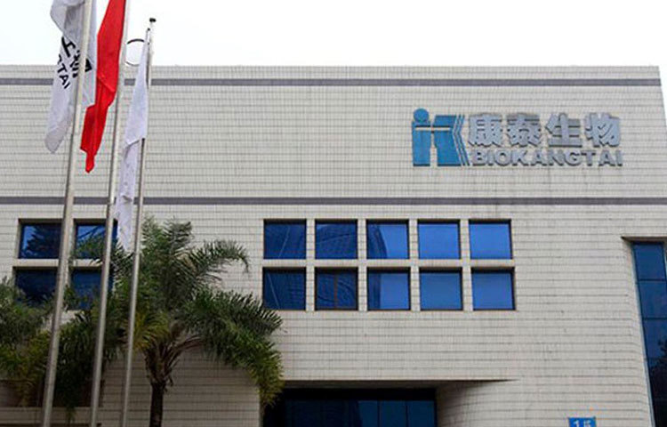 কিন্তু সংস্থার কর্ণধারের বিচ্ছেদ ঘোষণার পরে শেয়ারবাজারে ধাক্কা খায় এই সংস্থা। প্রভাব পড়েছে দু-এর ব্যক্তিগত সম্পত্তিতে। ৬৫০ কোটি ডলার থেকে তা নেমে গিয়েছে ৩১০ কোটি ডলারে।