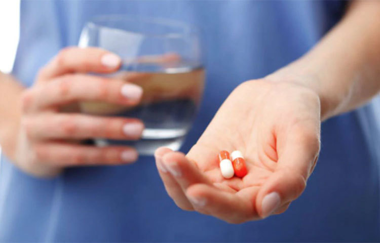 মাত্রাতিরিক্ত ওষুধ খেলেও লিভারের ক্ষতি হতে পারে। বিশেষ করে যে ওষুধগুলি ব্যথা কমানোর ক্ষেত্রে ব্যবহৃত হয়।