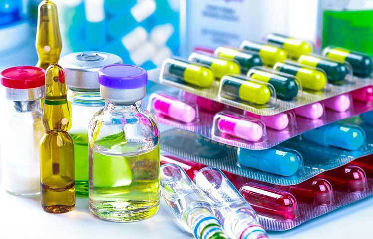 অ্যান্টিবায়োটিকে কোনো অসুখ একটু সারলেই ব্যস, পুরো অ্যান্টিবোয়োটিকগুলোর কোর্স শেষ করি না। আমাদের দেশে ঘরে ঘরে এই একই চিত্র চিকিৎসকদের উদ্বিঘ্ন করে তুলছে। যখন তখন অ্যান্টিবায়োটিকের ব্যবহার শেষ না টানলে কী ক্ষতি অপেক্ষা করছে তা জেনে নিন।