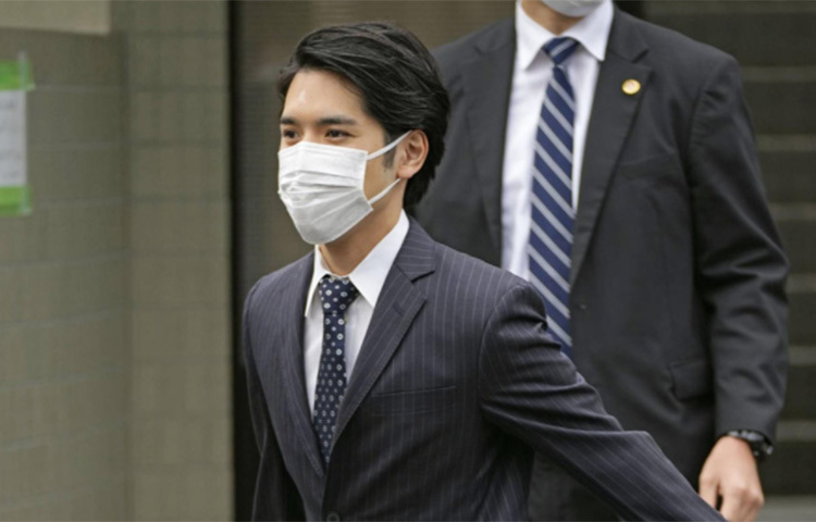 কোমুরো রাজকুমারীর দীর্ঘদিনের প্রেমিক। কলেজে পড়ার সময় তার সঙ্গে আলাপ জাপানের রাজকুমারী মাকোর। ছবি: সংগৃহীত