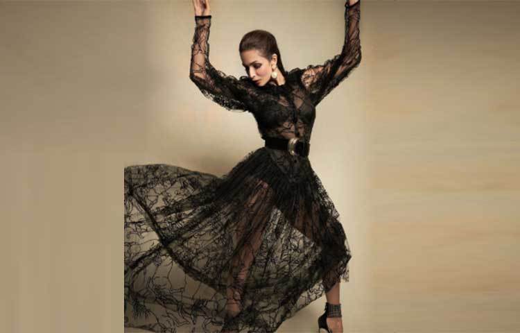 নৃত্যে মেতেছেন মাইলকা।