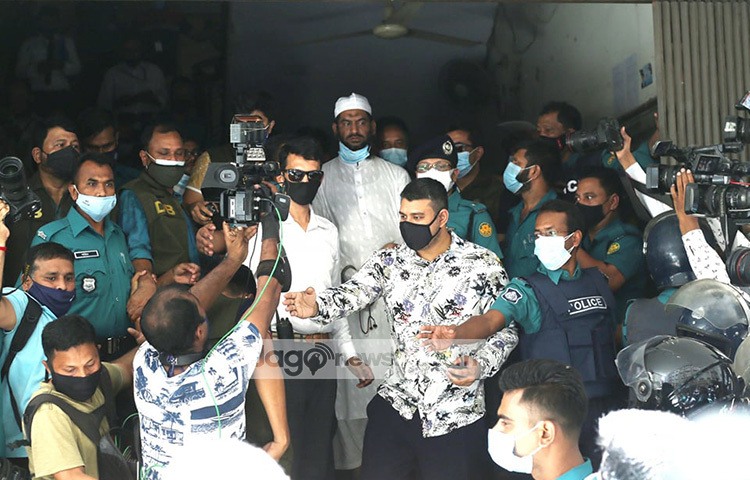 তদন্তে হেফাজত নেতা মামুনুলের সম্পৃক্ততার বিষয়টি সুস্পষ্ট হওয়ায় আমরা তাকে গ্রেফতার করেছি। এছাড়া দেশের বিভিন্ন স্থানে তার বিরুদ্ধে অভিযোগ রয়েছে। ছবি: বিপ্লব দিক্ষিৎ