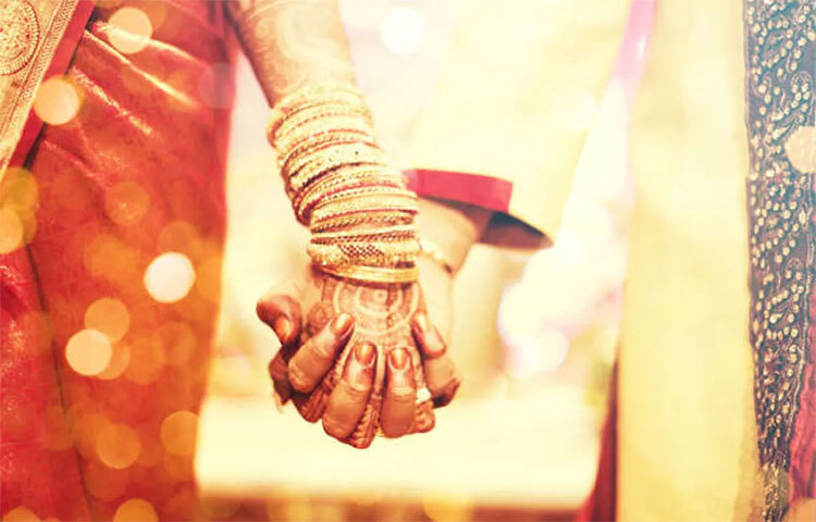 আমাদের দাম্পত্যের ভবিষ্যৎ নিয়ে তুমি কী ভেবেছো? একটু আগেই বললাম, দাম্পত্য মানে একটা নতুন অধ্যায়। আর জীবনের এই অধ্যায়ে চাই অনেক পরিকল্পনা। কোনো অগ্রিম পরিকল্পনা ছাড়া দাম্পত্য কখনোই সফল হতে পারে না। আপনারও নিশ্চয়ই কিছু প্ল্যান আছে? তাহলে আগেই জেনে রাখুন হবু স্বামীর পরিকল্পনা। ছবি: সংগৃহীত