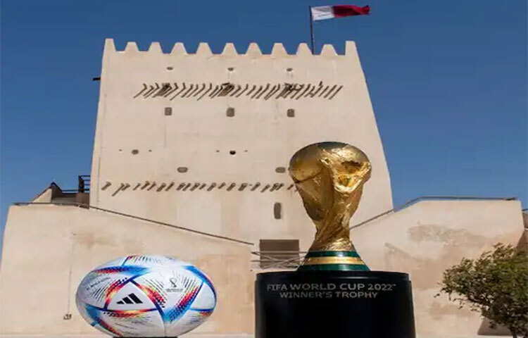 এই প্রথম নভেম্বর-ডিসেম্বরে বিশ্বকাপ ফুটবল হচ্ছে। প্রতি চার বছর অন্তর জুন-জুলাই মাসে হয় এই প্রতিযোগিতা। কিন্তু কাতারের আবহাওয়ার কথা মাথায় রেখেই শীতকালে বিশ্বকাপ আয়োজনের সিদ্ধান্ত নেওয়া হয়েছে। ছবি: সংগৃহীত