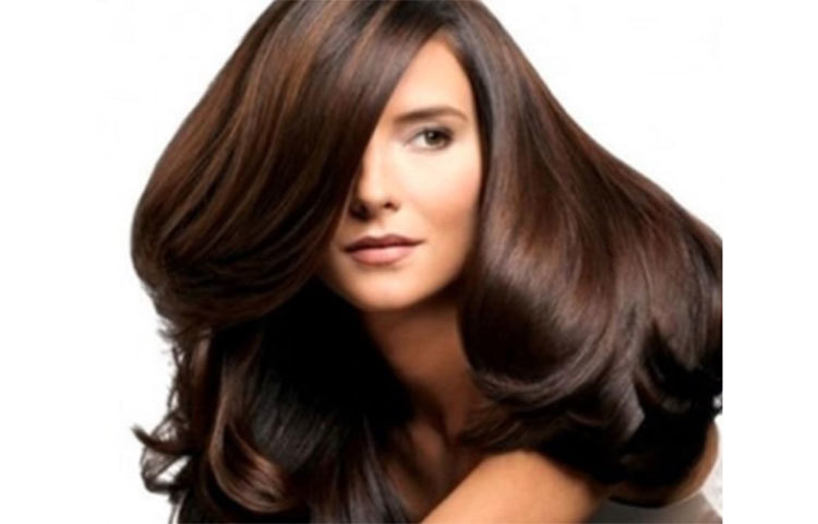 সরিষার তেলে দুটি ফ্যাটি অ্যাসিড থাকে। লিক অ্যাসিড, লিনোলিক অ্যাসিড। এই দুটি ফ্যাটি অ্যাসিড একত্রে থাকায় হেয়ার ভাইটালাইজার হিসাবে কাজ করে।