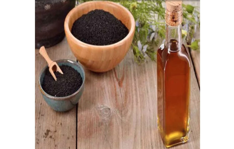 জ্বর-ঠান্ডা-কাশিতে আরাম পেতে হালকা গরম সর্ষের তেলে কালোজিরে মিশিয়ে বুকে-পিঠে মাখুন, উপকার পাবেন।