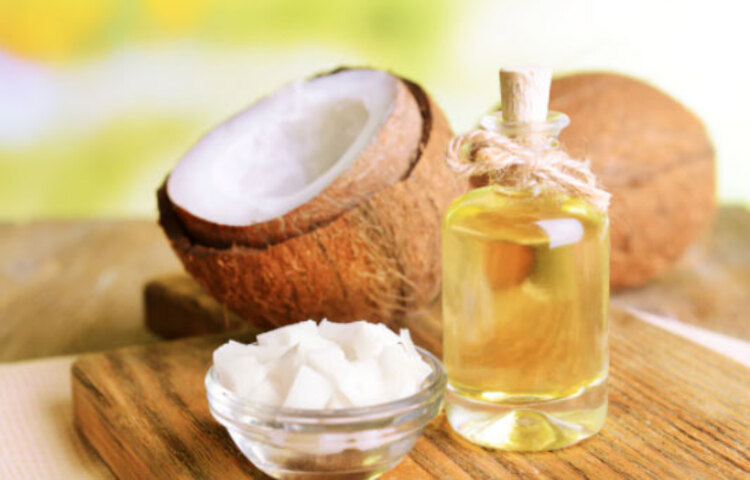 সরিষার তেল ও নারকেল তেল মিশিয়ে ১০ মিনিট ত্বকে মাসাজ করুন, ত্বক নরম, উজ্জ্বল থাকবে।