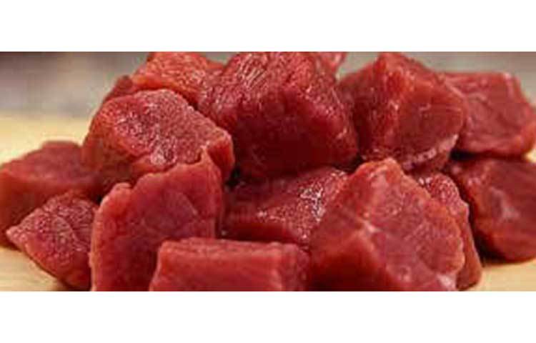 মাংস কেনার সময় খেয়াল করুন: টাটকা মাংস কিনুন। বাসি মাংস মানেই যে করোনার ভয়, তা কিন্তু নয়। তবে বাসি মাংস থেকে অন্য সংক্রমণ ছড়াতে পারে। মাংস বাসি হলে তাতে অন্য জীবাণু ধারণ করার আশঙ্কাও বেড়ে যায়।