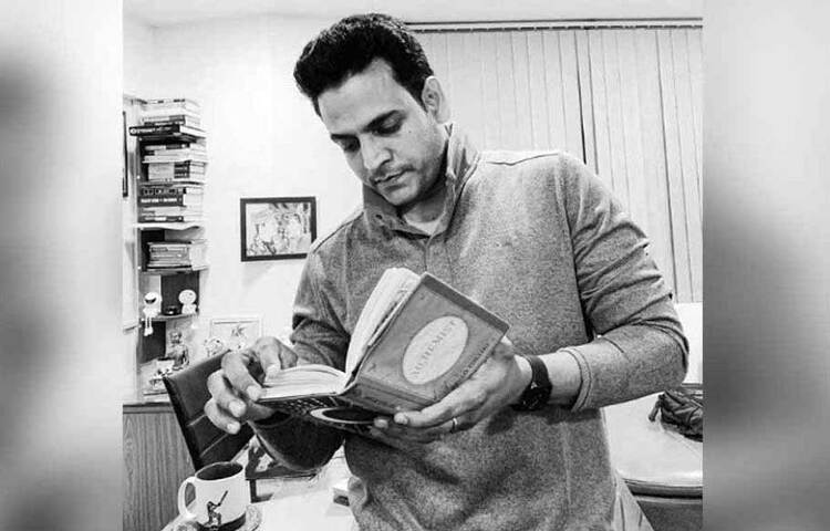 কিন্তু একাদশ শ্রেণিতে ওঠার পর থেকেই ক্রমে পড়াশোনার প্রতি অমনোযোগী হয়ে পড়তে শুরু করেন সুশীল। পরের বছর দ্বাদশ শ্রেণির বোর্ডের পরীক্ষায় বসেননি।