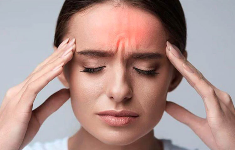 সম্প্রতি একদল আমেরিকান গবেষকের সমীক্ষা প্রকাশিত হয়েছে আন্তর্জাতিক জার্নাল ‘নিউরোলজি'-তে। সেই রিসার্চের মূল বিষয়ই ছিল মাইগ্রেন। গবেষকদের মতে, মাইগ্রেনের অন্যতম সমাধান হতে পারে একমাত্র ঘুম। হ্যাঁ, আপনি হয়তো ভাবছেন আপনি তো ঠিকই ঘুমান তাও কেন মুক্তি মেলে না এই সমস্যা থেকে।