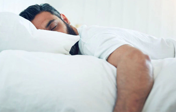 এই ৯৮ জনের মধ্যে বেশির ভাগেরই জীবনে দেখা গিয়েছে ঘুমের অভাব আর সেই জন্যই তাঁদের নাজেহাল করে ছেড়েছে মাইগ্রেন। আর মাইগ্রেনের কামড় যে কতটা ক্ষতিকর, সেটা বলার দরকার পরে না। কাজেই, এবার চেষ্টা করুন নিশ্চিন্তে ঘুমানোর আর দূরে রাখুন মাইগ্রেন নামের সমস্যাকে।