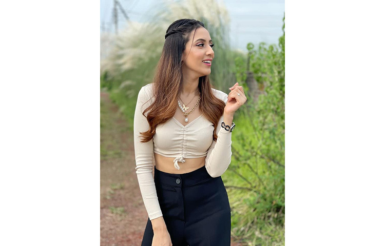 ভক্তদের জন্য মিম তার ভ্রমণের এ ছবি সামাজিক যোগাযোগমাধ্যমে শেয়ার করেছেন। ছবি: ফেসবুক