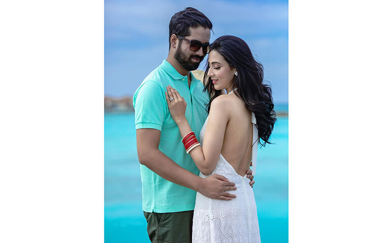 জানা গেছে, করোনার কারণে মিম-সনির এ হানিমুন বিলম্বিত হয়েছে। ছবি: ফেসবুক