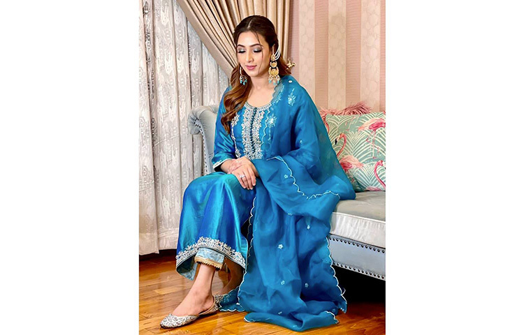 সোহানুর রহমান ইমন নামের একজন মিমের এই ছবির নিচে মন্তব্য করে লিখেছেন, ‘সৌদি আরবের বাদশার পক্ষ থেকে ঈদ মোবারক’। ছবি: ফেসবুক