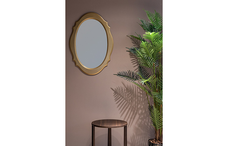 জামাকাপড়ের পাশাপাশি আয়না পরিষ্কার করতেও ব্লিচিং পাউডারের জুড়ি নেই। এক টুকরো পরিষ্কার শুকনো কাপড় নিন। তাতে কিছুটা ব্লিচিং পাউডার ঢালুন। তারপর ওই কাপড়ের টুকরো দিয়ে আয়না ভালো করে মুছে নিন। এরপর আবার একটা শুকনো কাপড় দিয়ে আয়না ভালো করে মুছে ফেলুন। তবেব্লিচিং পাউডার দিয়ে পরিষ্কার করার সময় পানি ব্যবহার করবেন না। দেখবেন যে কাপড় দিয়ে মুছছেন, সেটাও যেন শুকনো থাকে। ছবি: সংগৃহীত