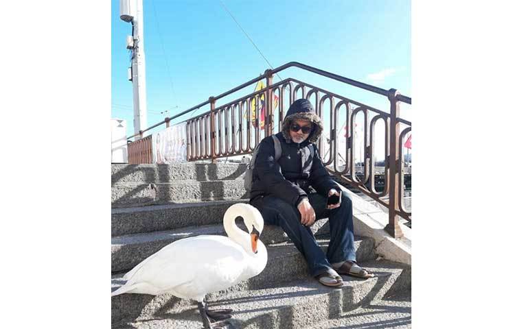 একান্তে সৃজিত।