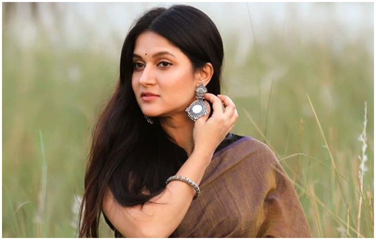 অন্যান্য নারীর মত মিথিলারও শাড়ি অনেক পছন্দ। ছবি: ইনস্টাগ্রম