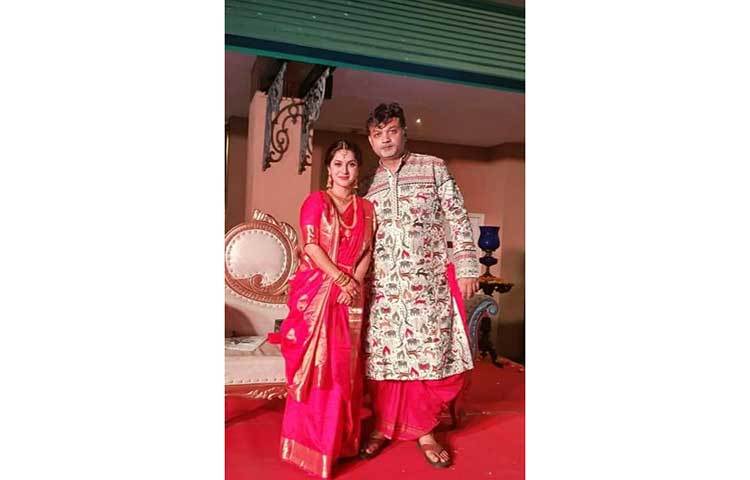 বিবাহোত্তর সংবর্ধনা অনুষ্ঠানে সৃজিত মিথিলা।