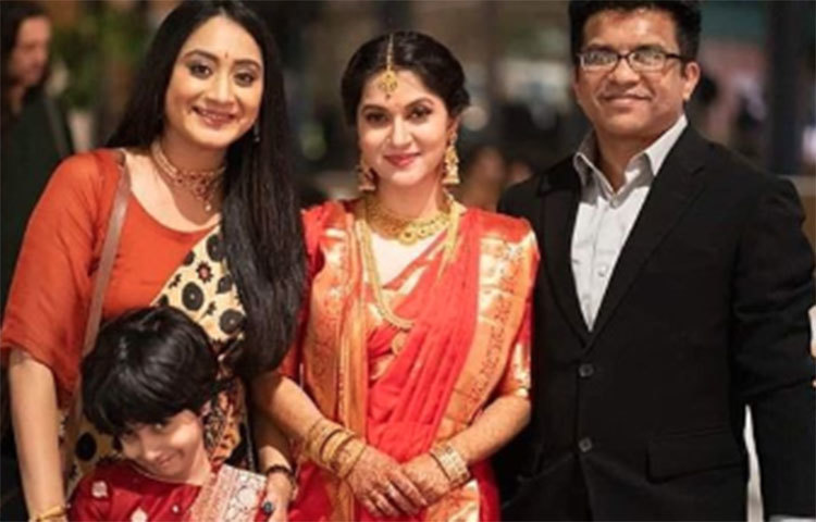 অভিনেত্রী স্বাগতার সাথে মিথিলা-সৃজিত।