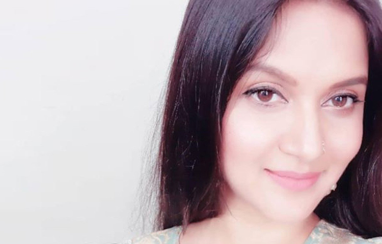 মডেলিং করতে করতেই আসে অভিনয়ের সুযোগ। মিথিলার অভিনয়ে হাতেখড়ি মিউজিক অ্যালবাম দিয়ে। এরপর টেলিফিল্ম। মিথিলার অভিনীত টেলিফিল্মগুলো বেশ জনপ্রিয় হয়।