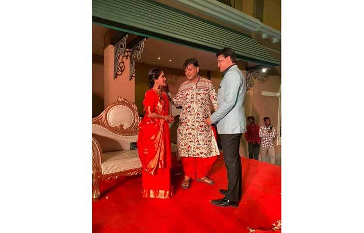 সৌরভ গাঙ্গুলির সাথে আলোচনায় মগ্ন মিথিলা-সৃজিত।