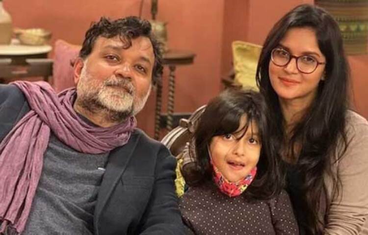 সিকিমে ছুটি কাটিয়ে সস্ত্রীক সৃজিত ফিরে এলেন কলকাতা। কারণ কলকাতা চলচ্চিত্র উৎসবে তাকে যোগ দিতে হয়েছে। ছবি: ইনস্টাগ্রাম