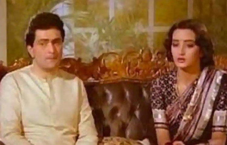 আশির দশক। এক জন রোমান্টিক হিরো হিসেবে তখন বলিউড মাতাচ্ছেন ঋষি। একের পর একটা ছবির অফারও পাচ্ছিলেন তিনি। তেমনই একটি ছবির অফার এসেছিল তার হাতে। ছবির নাম ‘প্যার ঝুকতা নেহি’। ছবিটির পরিচালনা করেছিলেন কে সি বোকারিয়া।