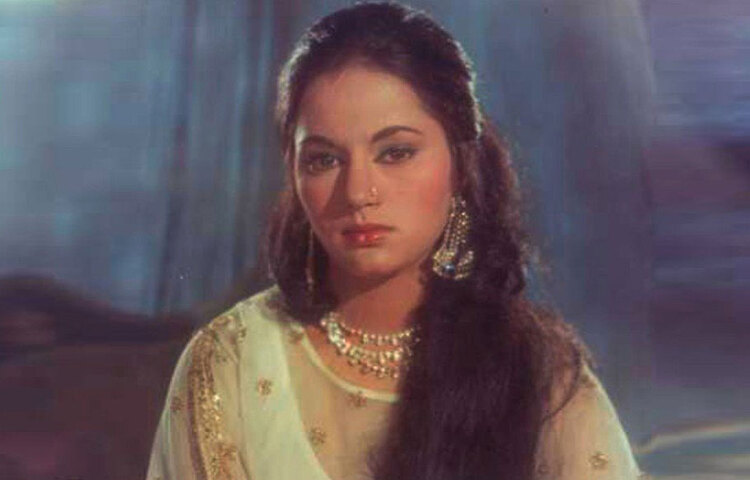 কিন্তু সুপারস্টার হয়ে যাওয়ার পরে মিঠুন তাকে মনে রাখেননি। আক্ষেপ অভিনেত্রীর। এমনকি মিঠুন নাকি তার জন্য সুপারিশও করেননি বলে অভিযোগ রঞ্জিতার।