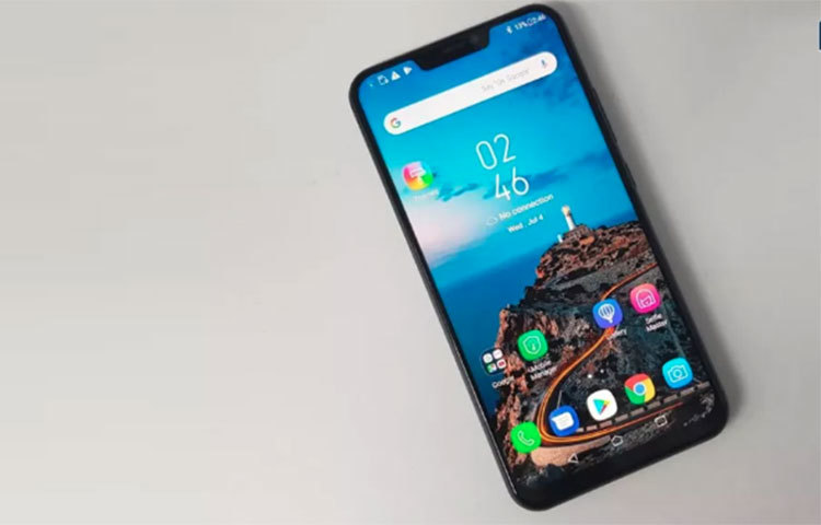 সবার শেষে মোবাইলের প্রটেক্টিভ কভার পরিষ্কার করবেন। এটাই শেষ কাজ। এরপর পাঁচ মিনিট বাদে ফোন অন করুন।