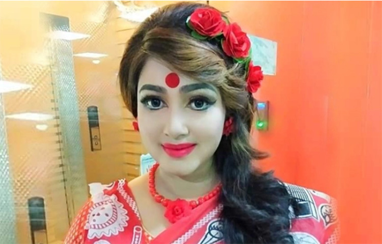 অভিনেত্রী একার নামে ঢাকা মহানগর পুলিশের (ডিএমপি) হাতিরঝিল থানায় দুটি মামলা হয়েছে। নির্যাতনের অভিযোগে তার গৃহকর্মী বাদী হয়ে একটি মামলা করেন। অপর মামলাটি একার বাসায় মাদক পাওয়ার অভিযোগে পুলিশ বাদী হয়ে করেছে। তিনি এখন কারাগারে। ছবি: জাগো নিউজ