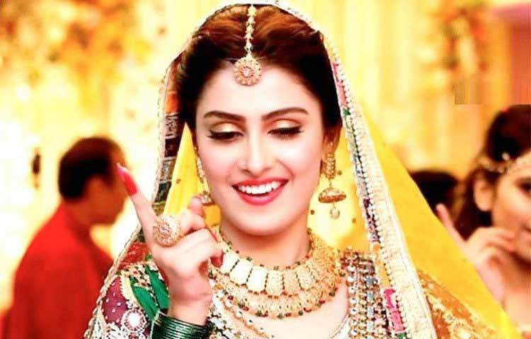 আয়েজা খান: পাকিস্তানের চলচ্চিত্রকে জনপ্রিয় করতে অসামান্য অবদান রেখে চলছেন আয়েজা।