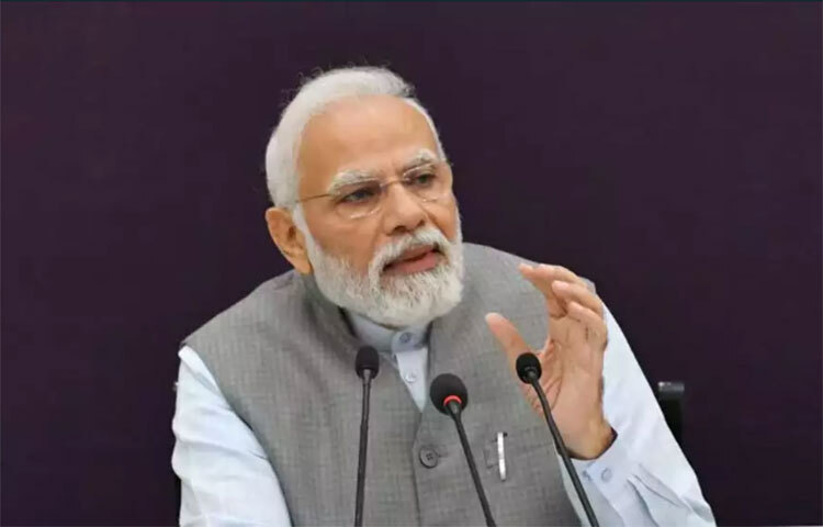 মোদীর নামে ১৪ হাজার ১২৫ বর্গফুটের যে বাসযোগ্য জমি ছিল, তা তিনি অন্য তিন জনের সঙ্গে যৌথ মালিকানায় কিনেছিলেন। এই জমিটিতে তিন জনেরই সমান ভাগ ছিল। গুজরাটের মুখ্যমন্ত্রী থাকাকালীন ২০০২ সালের অক্টোবর মাসে এই জমি কিনেছিলেন প্রধানমন্ত্রী। ছবি: সংগৃহীত