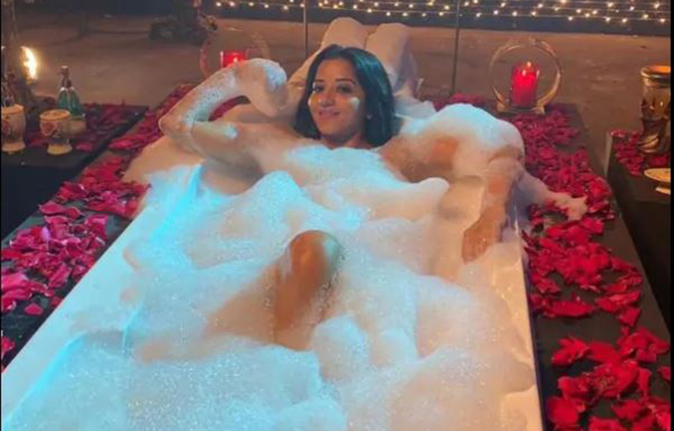 এ ধরনের চরিত্রে অভিনয় করতে পেরে মোনালিসা আনন্দিত।