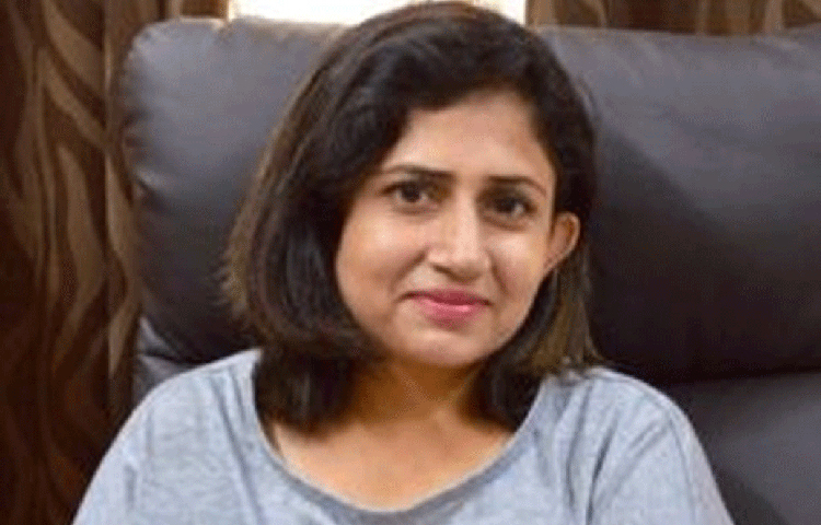 এমবিএ করে গত ১৫ বছর ধরে ভাল চাকরি করছিলেন। কিন্তু কোথাও যেন একটা শূন্যস্থান রয়ে গিয়েছিল। নিজের কিছু করার প্যাশনের সেই জায়গাটা ফাঁকাই থেকে গিয়েছিল। ইচ্ছা ছিল, মানুষের স্বাস্থ্যের জন্য কিছু করার।