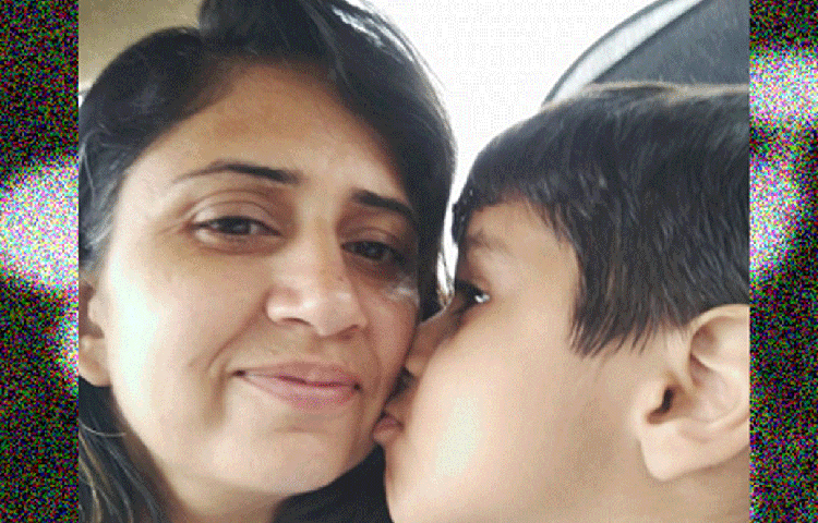 প্রথম প্রথম মনিকা ২০-২৫ কেজি মাশরুম ফলাতে পারতেন। বর্তমানে প্রতি মাসে ৪০-৪৫ কেজি মাশরুম উৎপাদন হয়। মাসে আয় করেন লক্ষাধিক টাকা।