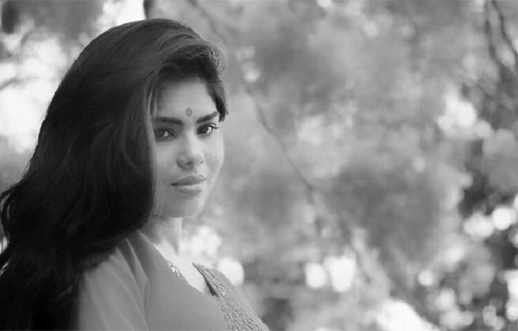 পড়াশোনায় বরাবরই মেধাবী ছিলেন মঞ্জুষা। তবে ছোট থেকেই অভিনয় জগতের প্রতি আকর্ষণ ছিল। স্কুলের গণ্ডি পেরোনোর পরই মডেলিং শুরু করেছিলেন মঞ্জুষা। সুযোগও আসছিল একের পর এক। ছবি: সংগৃহীত