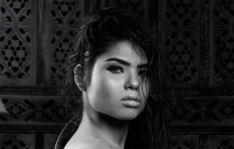 বাড়ির লোকের অবশ্য দাবি, মঞ্জুষা আত্মহত্যাই করেছেন।  ক্যারিয়ারে অল্প সময়ে উঁচুতে ওঠার উচ্চাকাঙ্ক্ষা থেকেই এমন কাজ করেছেন তিনি। তার মাকে একটি সাক্ষাৎকারে বলতে শোনা গিয়েছে, লোভই কাল হলো মেয়ের। মেয়ের প্রচণ্ড মাথা গরম ছিল। অল্প কথায় মেজাজ খারাপ হত। হঠকারিতার বশেই সে আত্মহত্যার সিদ্ধান্ত নিয়ে থাকতে পারে। ছবি: সংগৃহীত