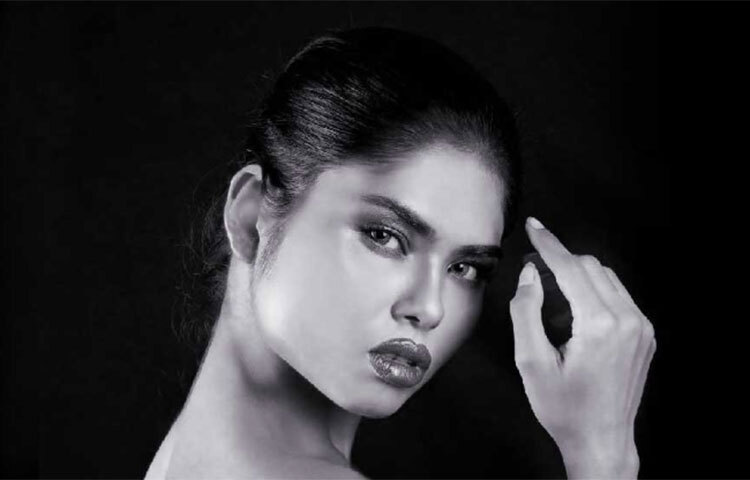 মঞ্জুষা নিয়মিত থিয়েটারে অভিনয় করতেন। মডেলিং করতেন। টিভি চ্যানেলে ধারাবাহিকেও অভিনয় করতেন। তবে টালিউডে দীর্ঘদিন কাজ করলেও তথাকথিত ‘সাফল্য’ বলতে সাধারণভাবে যা বোঝায়, তা তিনি পাননি। ছবি: সংগৃহীত